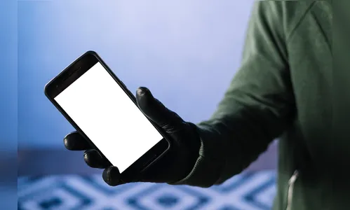 Ladrão de bicicleta rouba celular de mulher em Apucarana