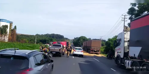 O tombamento aconteceu no trecho Ponta Grossa a Curitiba