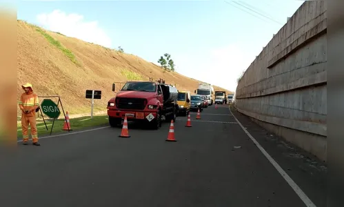 Operação para-e-siga: PR-445 tem tráfego em ambos sentidos em Irerê