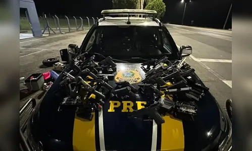 Casal com criança é preso em flagrante com 28 pistolas no Paraná