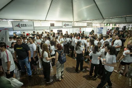 Pavilhão científico encanta visitantes e abre Paraná Faz Ciência na UEM