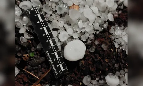 Chuva de granizo provoca estragos no PR; há alerta de temporal