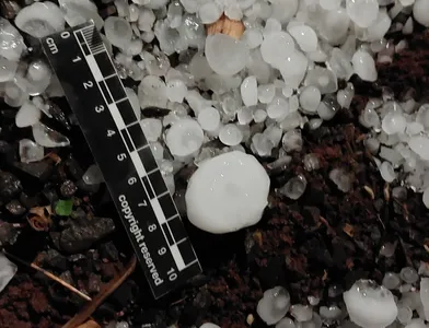 Queda de granizo provocou estragos em Foz do Iguaçu