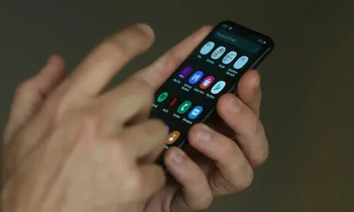 Oito em cada 10 adultos querem proibição de celulares em escolas