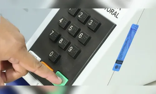 Mais de 2 milhões de eleitores voltam às urnas em três cidades do PR
