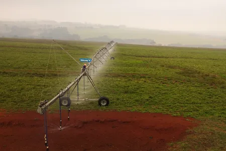 Sisitema de irrigação na cidade de Alto Parana