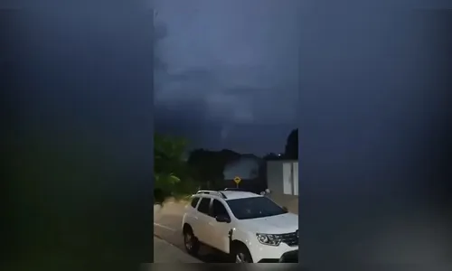 Temporal causa estragos no Paraná; vídeos mostram destruição