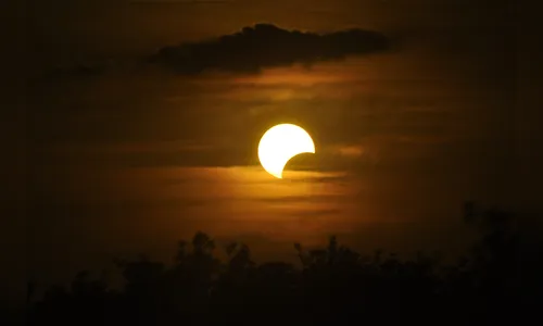 Veja dicas para observar o eclipse solar que acontece nesta quarta (2)