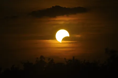 Veja dicas para observar o eclipse solar que acontece nesta quarta (2)