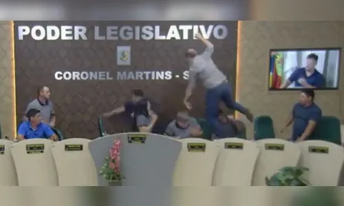 Briga de vereadores em sessão viraliza: 