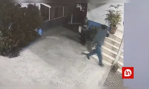 Vídeo mostra dupla invadindo colégio de Apucarana e furtando objetos
