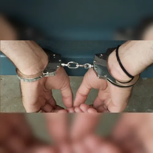Suspeito completamente nu é preso após tentar invadir casas no Paraná