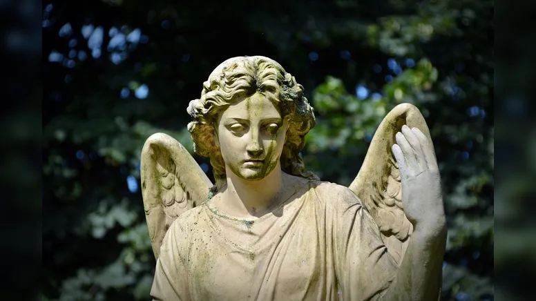 Gabriel é uma das figuras centrais nas tradições judaica, cristã e islâmica