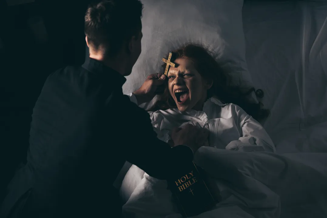 A Igreja Católica autoriza o uso de exorcismo para aqueles que se acredita serem vítimas de possessão demoníaca