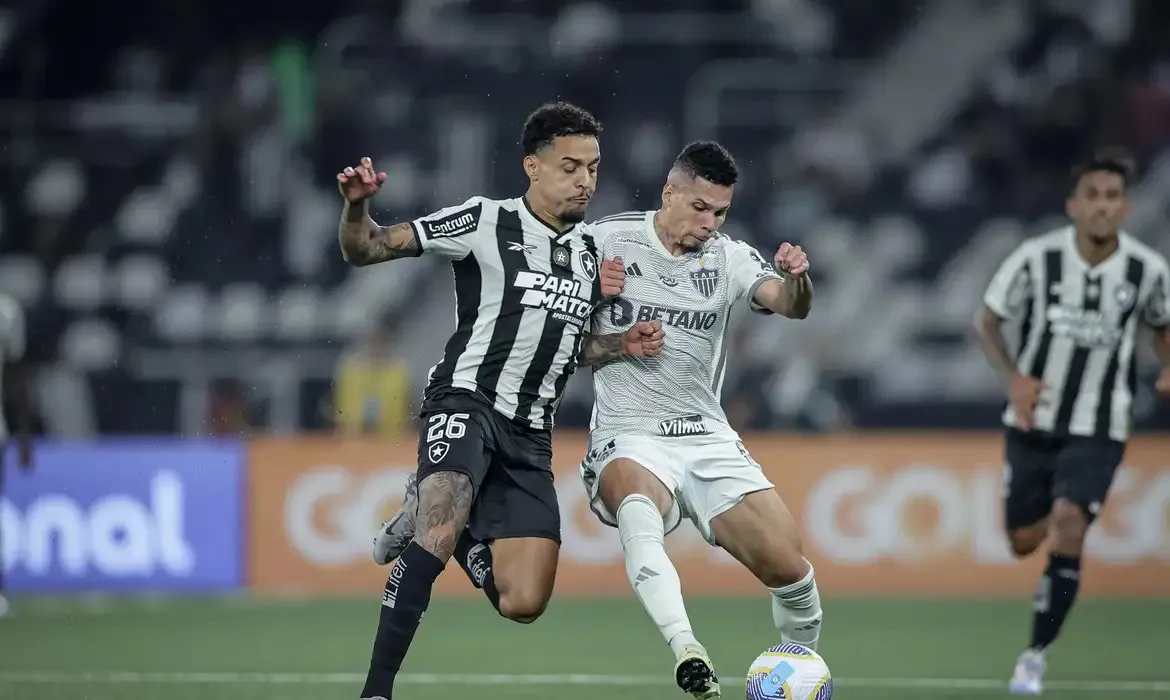 As equipes medem forças a partir das 17h (horário de Brasília) no estádio Monumental de Núñez