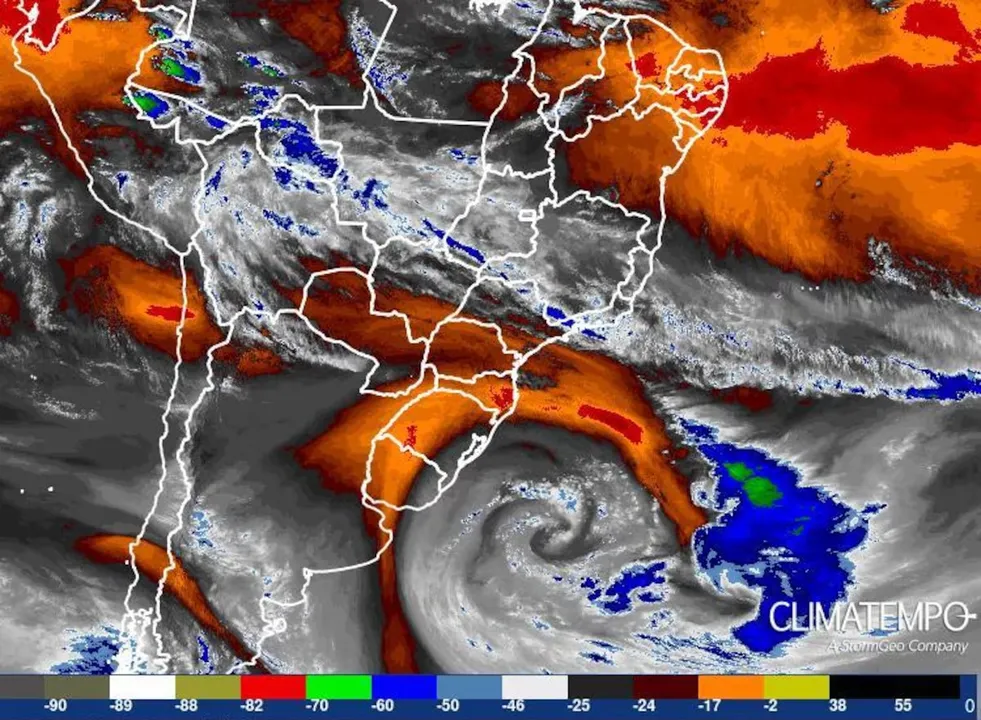 Ciclone bomba pode ocorrer próximo ao litoral da Região Sul do Brasil na próxima terça-feira