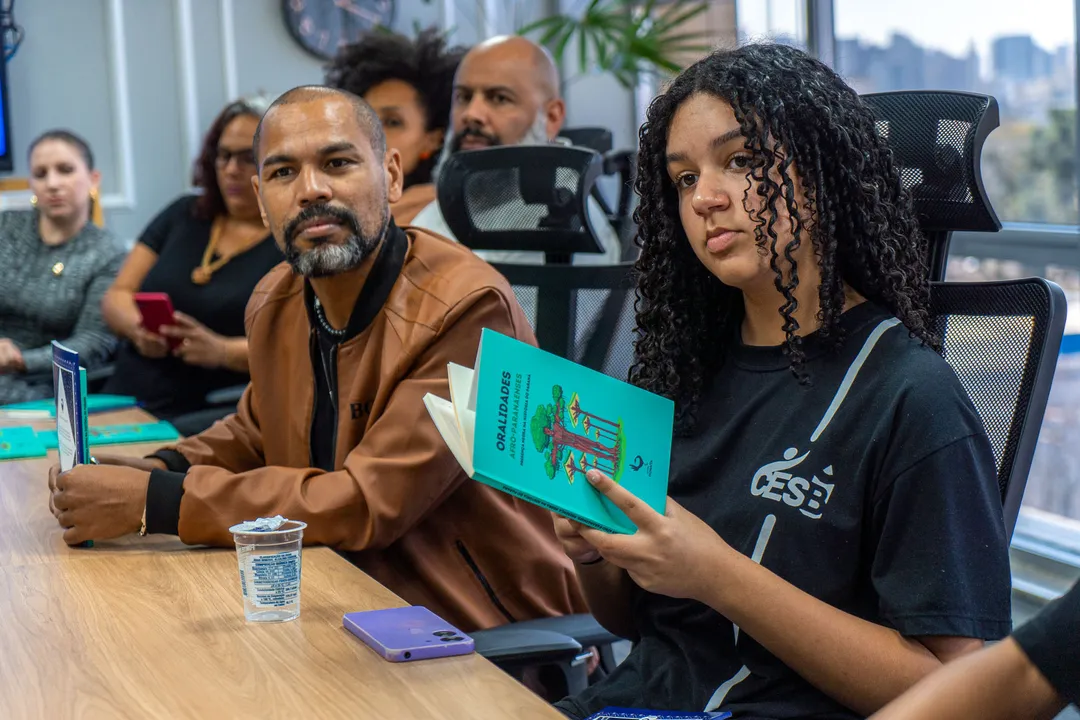 Educação: Secretaria realiza entrega de livros Afro-brasileiros para escolas estaduais