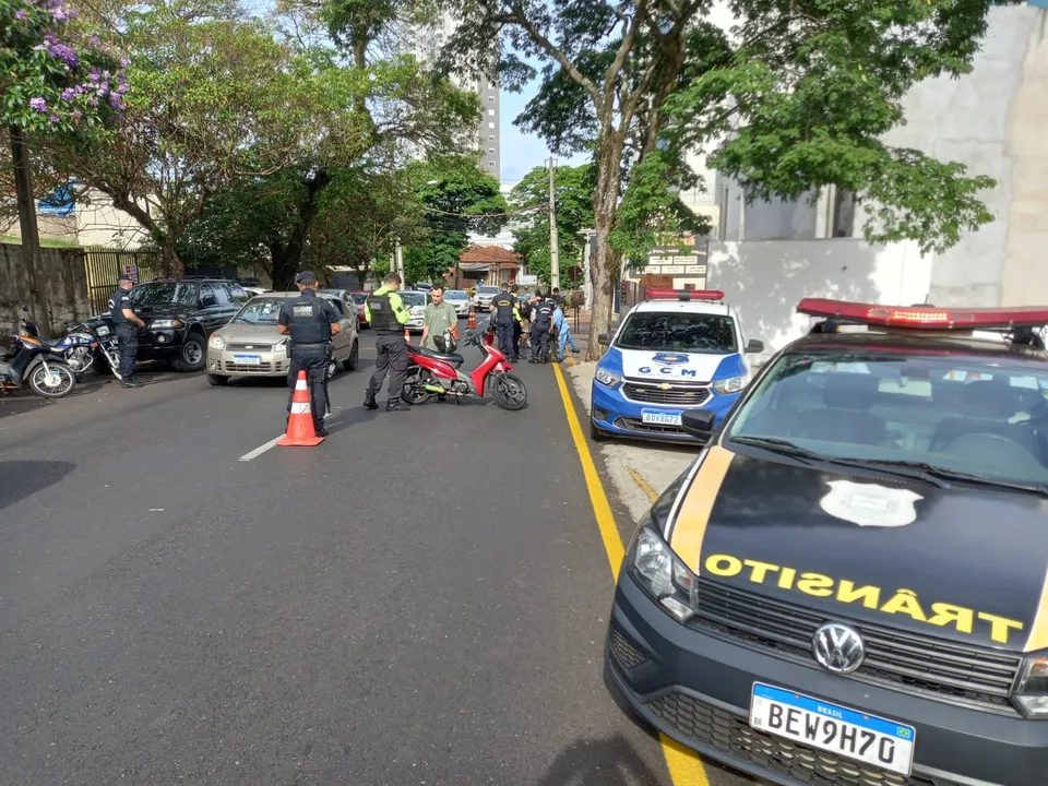 Fiscalização ocorreu na Rua Nagib Daher