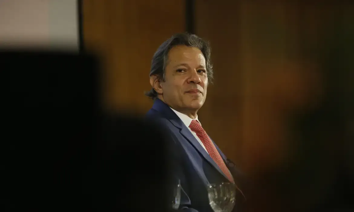 Haddad deixa Fazenda sem falar com a imprensa