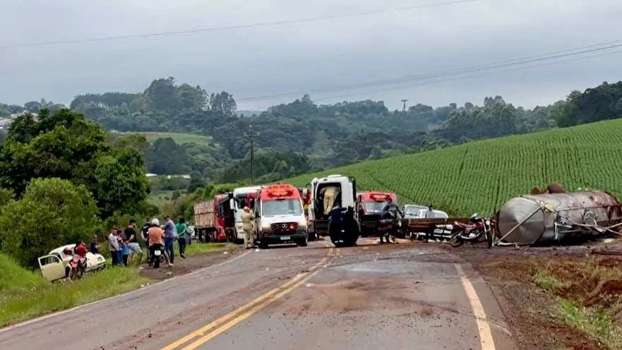 O acidente ocorreu na manhã deste sábado