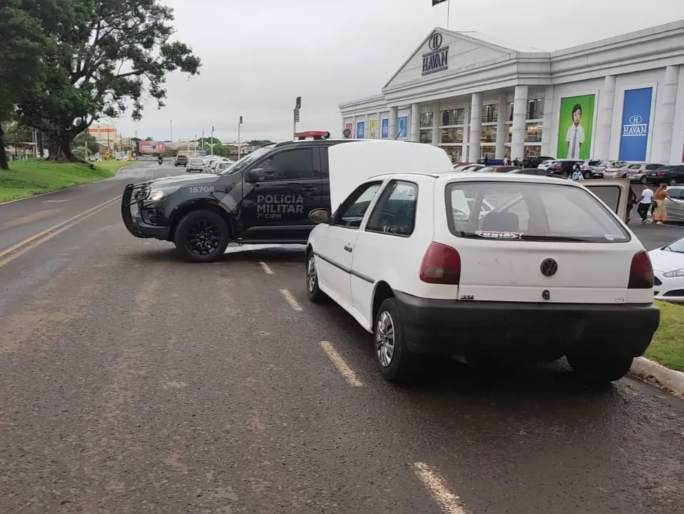 O carro estava sendo anunciado como "bombinha" no Facebook Marketplace com placas alteradas