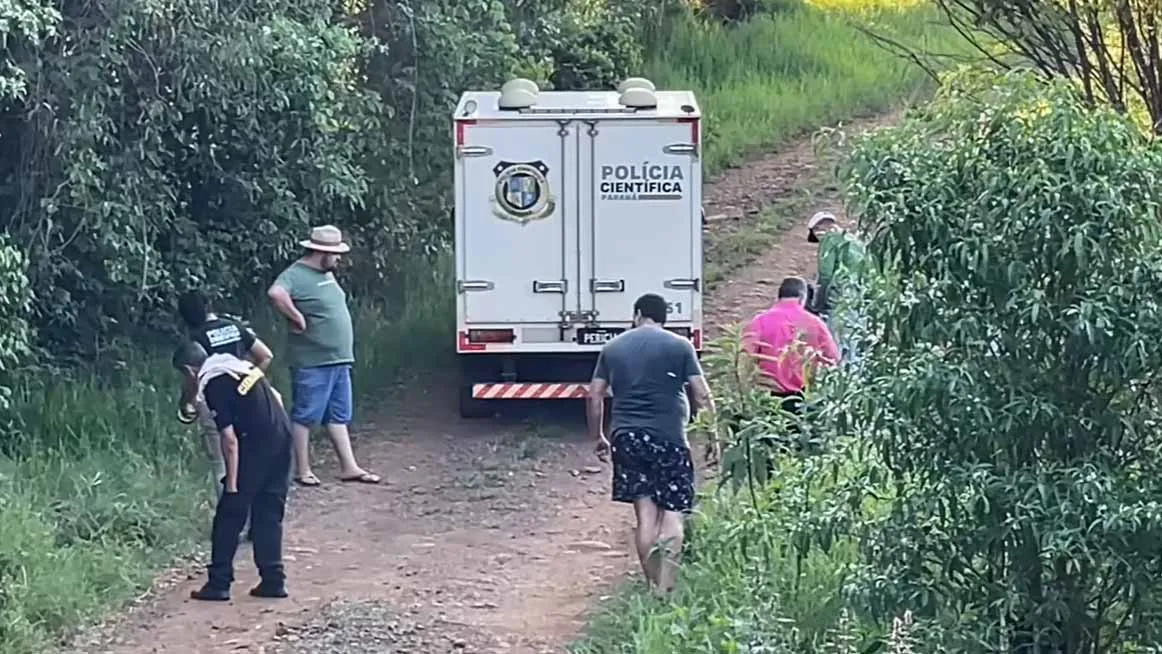 O corpo foi encontrado caído no carreador nas proximidades da casa da vítima