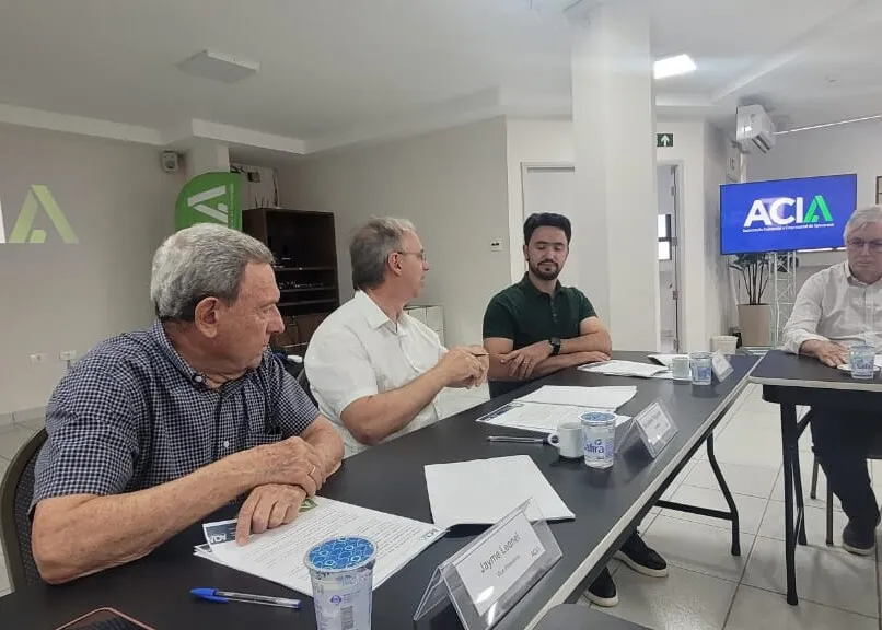 Rodolfo Mota em reunião com a Acia