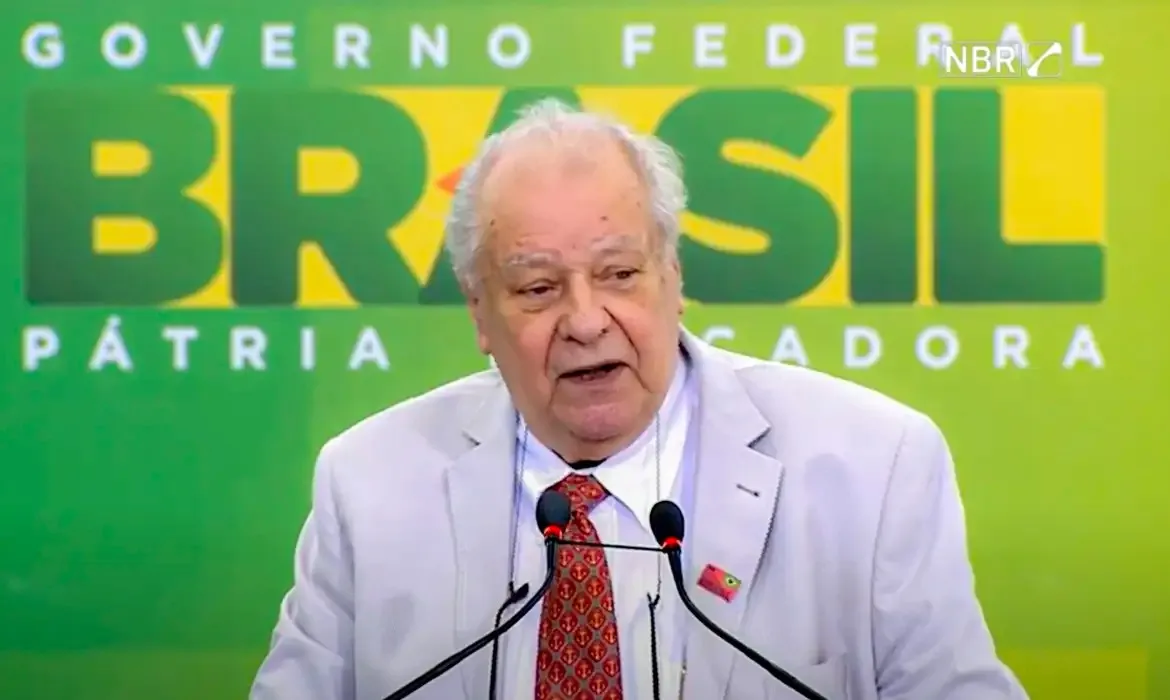 Rogério Cezar de Cerqueira Leite, 93 anos