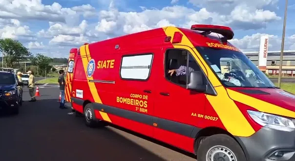 Siate, do Corpo de Bombeiros, no local do acidente em Arapongas