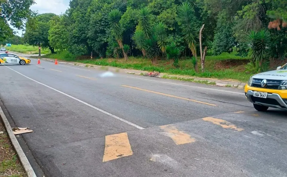 Testemunhas contaram que o homem descia pela rua, quando caiu sozinho da bicicleta