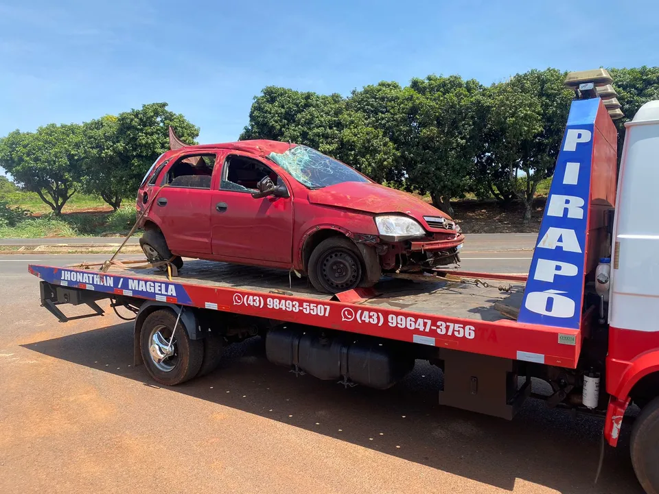 Veículo ficou destruído por conta do acidente