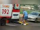 Acidente com motocicleta deixa jovem ferida após desviar de cachorro