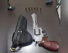 Homem armado com réplica de arma ameaça idoso em Cambira