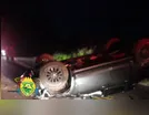 Caminhonete capota na PR-170 e motorista é socorrido por populares