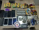 GM de Arapongas prende suspeitos de arremessar objetos para cadeia