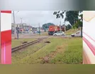 Vídeo mostra acidente entre carro e trem em Arapongas; assista
