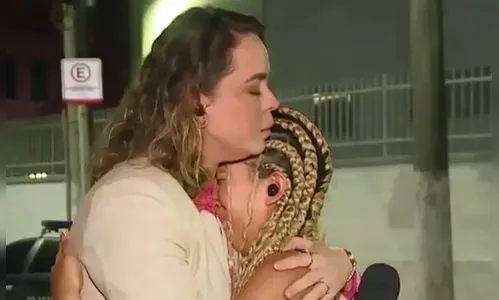 Repórter do SBT abraça ao vivo mulher que perdeu pai: 