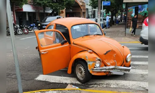 Batida envolve dois veículos próximo ao Terminal Urbano de Apucarana
