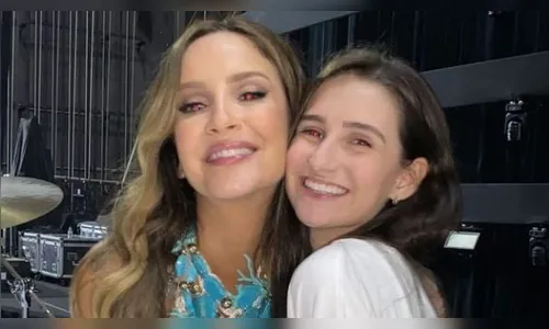 Bailarina de Claudia Leitte morre enquanto faz coreografia; entenda