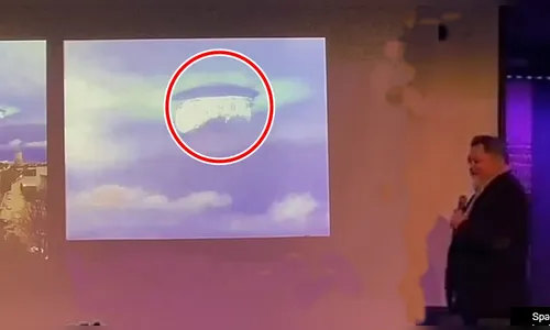 Chocante! Ex-chefe do Pentágono revela imagem de “Nave-Mãe” de OVNIs