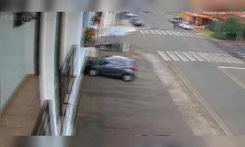 Vídeo mostra mulher salvando criança e sendo atropelada no Paraná
