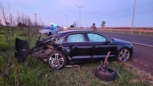 Acidente ocorreu no início da noite desta segunda-feira (25)