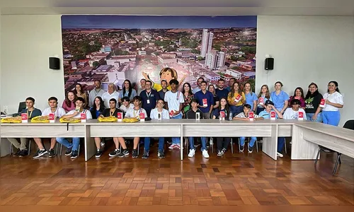 Agrinho entrega prêmios a alunos e professores da região de Ivaiporã