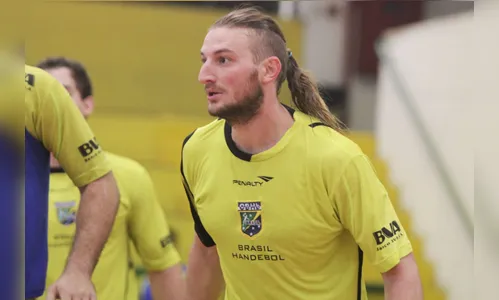 Jogador olímpico de handebol é atração em Apucarana nos JAPs