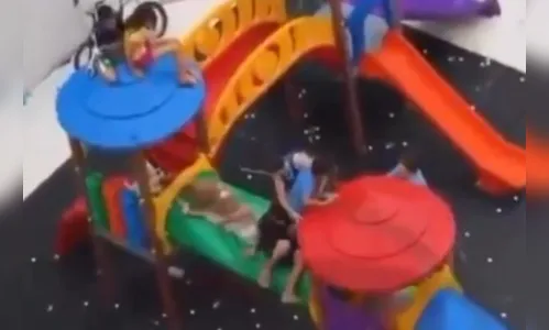 Vídeo mostra desespero de criança ao ser atacada por pitbull