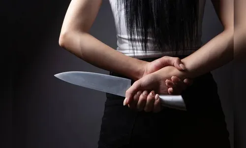 Mulher é detida após atacar ex-marido com faca em Arapongas