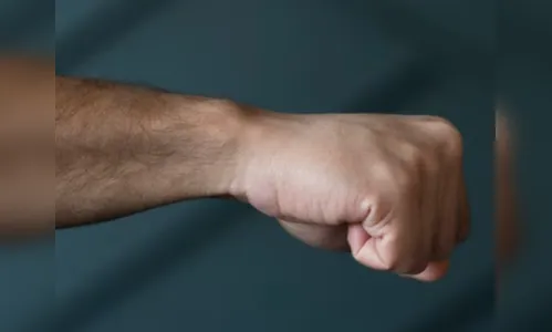 Usuário de crack invade casa e bate na irmã em Apucarana