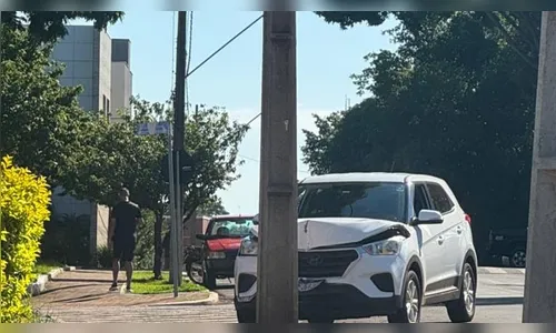 Motociclista é socorrida pelo Siate após colisão com carro em Ivaiporã