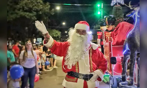 Arapongas inicia instalação da decoração natalina nas ruas da cidade