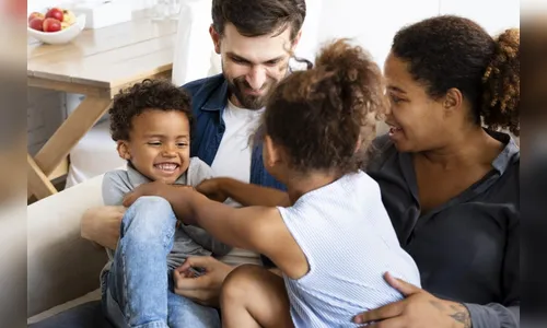 Família acolhedora: veja como participar do programa socioassistencial
